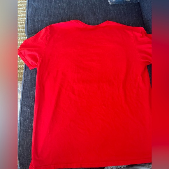 Disney Lion King “Hakuna Matata” Red T-Shirt, size large - Picture 3 of 3